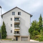 Großzügiges Einfamilienhaus in zentraler Lage — Bild 1