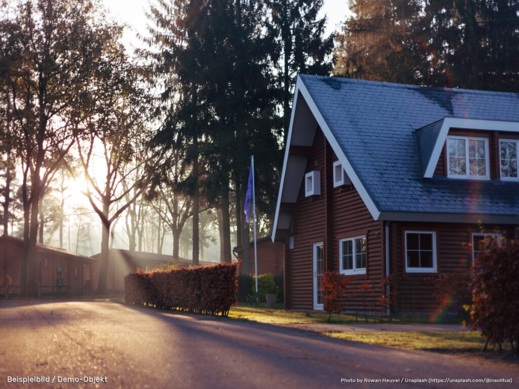 Handwerker aufgepasst! Zweifamilienhaus in idyllischer Lage — Bild 1